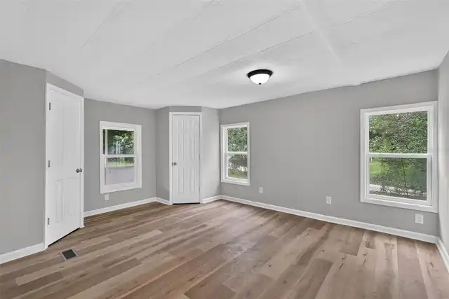Listing Photo 19