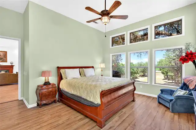 Listing Photo 23