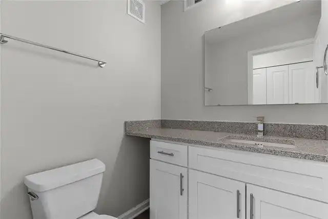Listing Photo 11