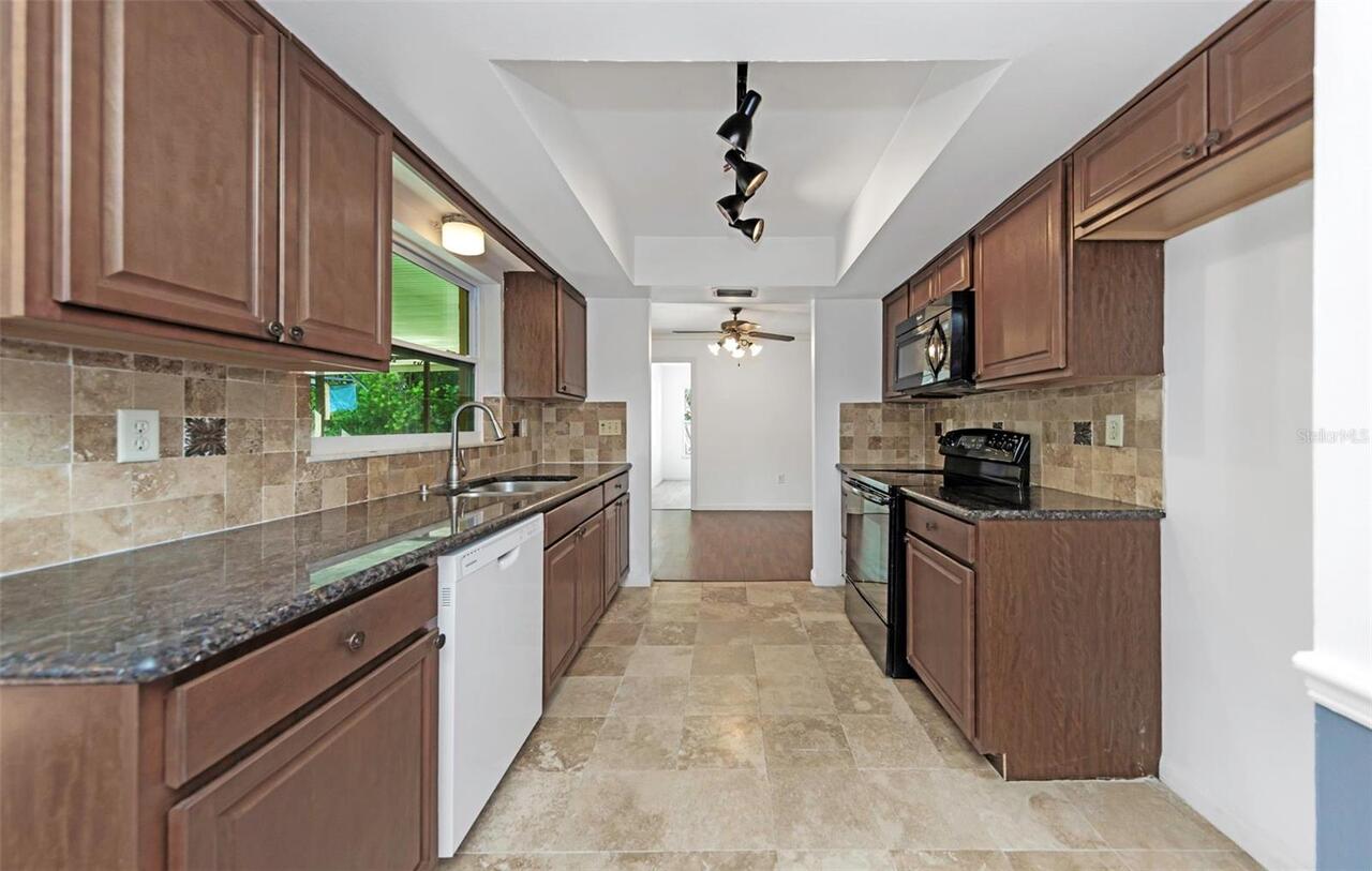 Listing Photo 9