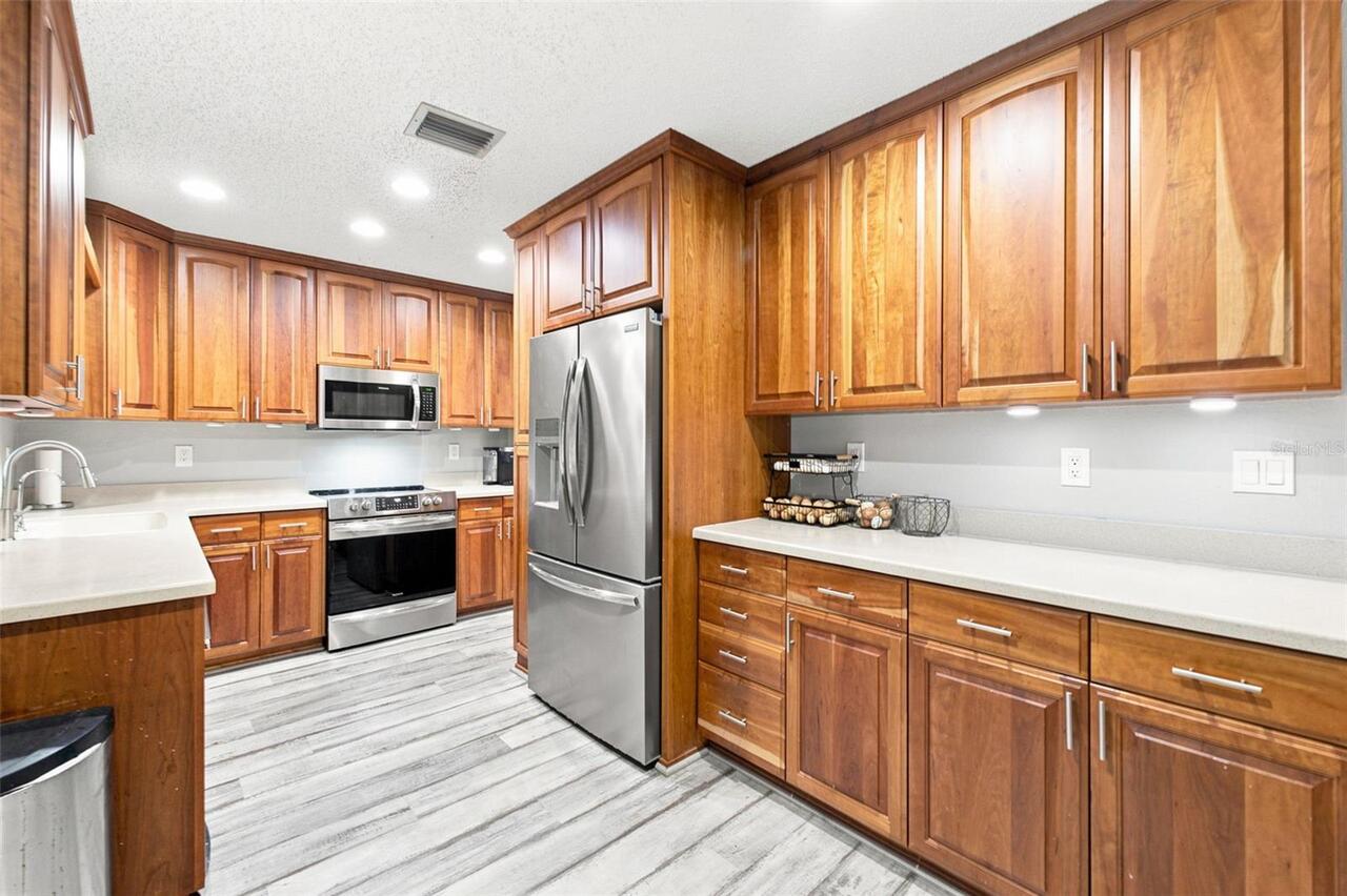 Listing Photo 9