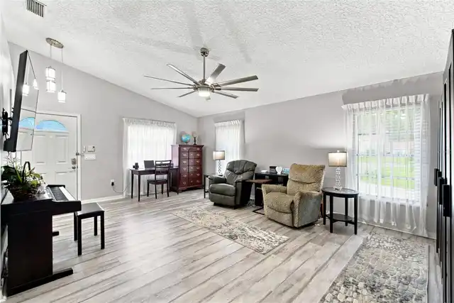 Listing Photo 23