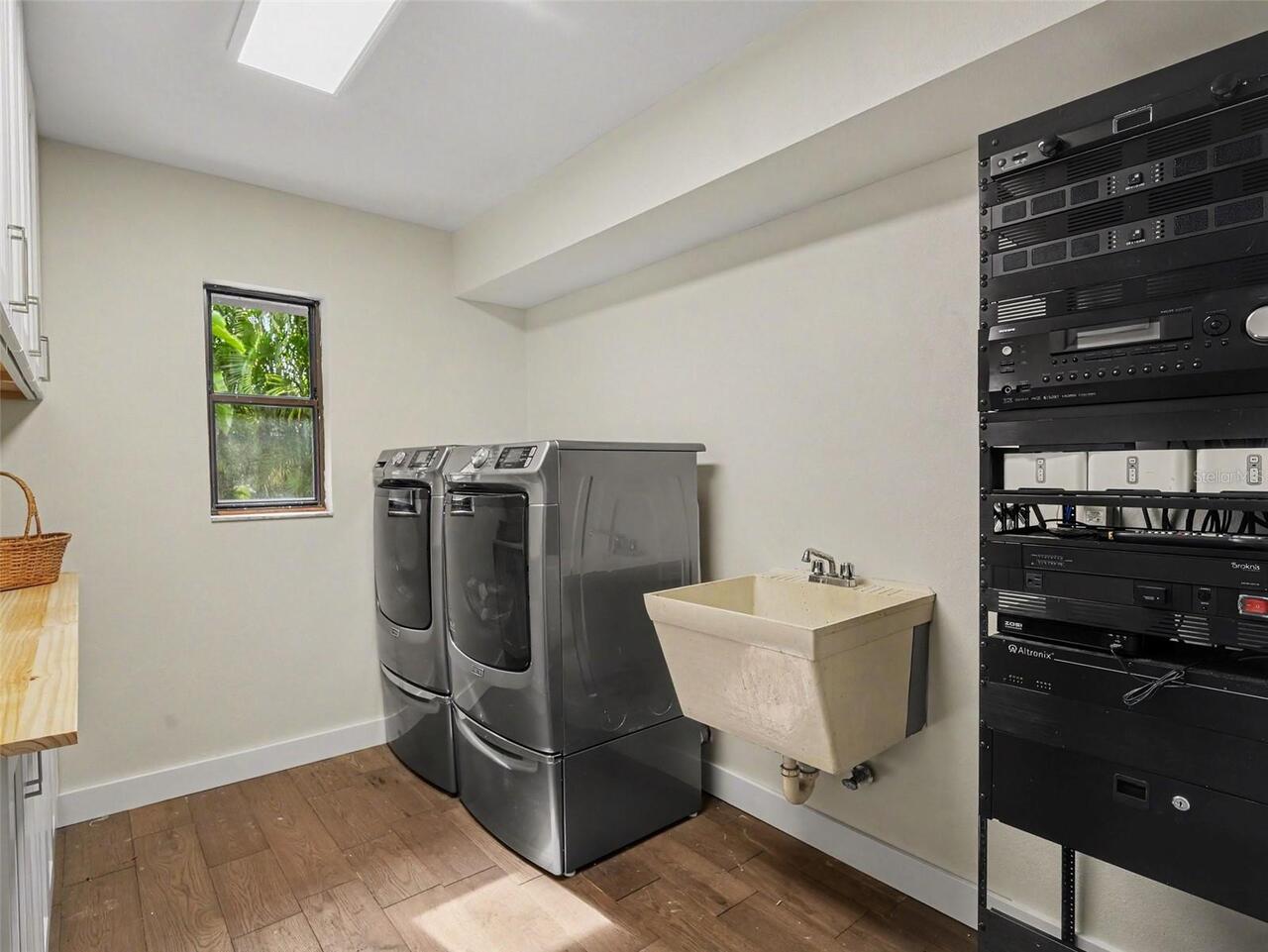 Listing Photo 15