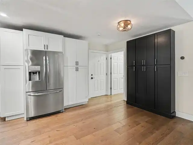 Listing Photo 12