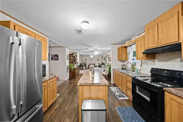 Listing Photo 7