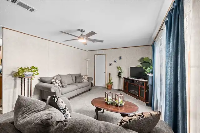 Listing Photo 9