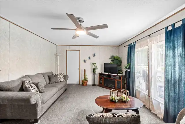 Listing Photo 10
