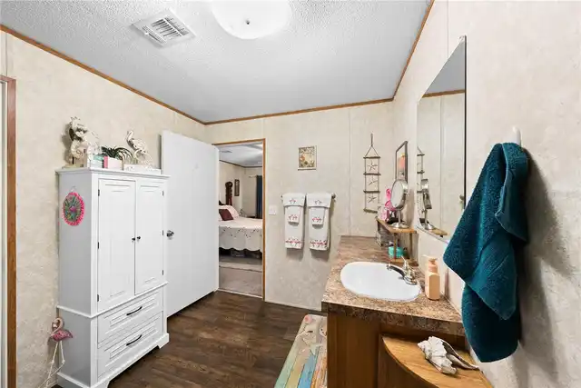Listing Photo 34