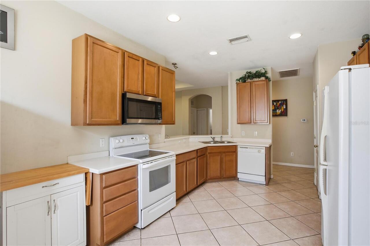 Listing Photo 12