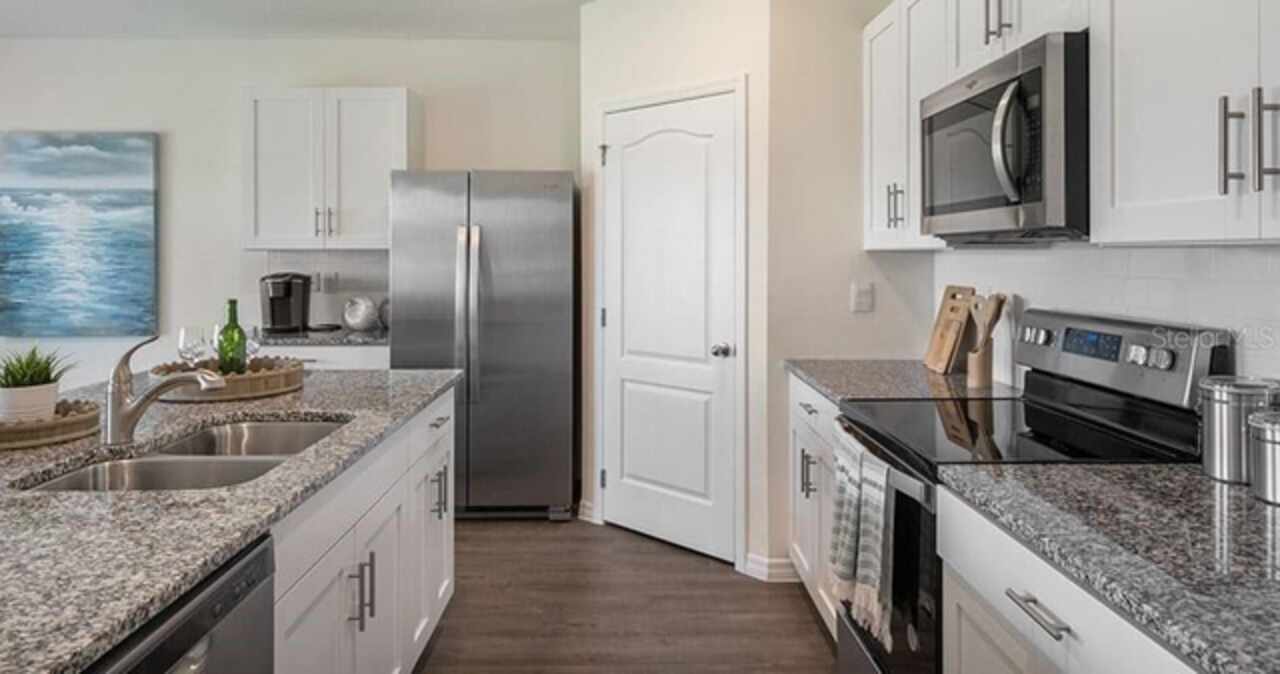 Listing Photo 8