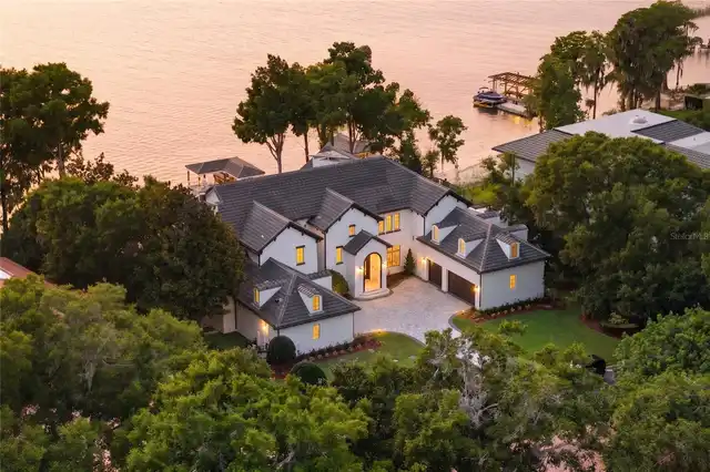 6BR, Home, 7BA, $11,750,000
Read More