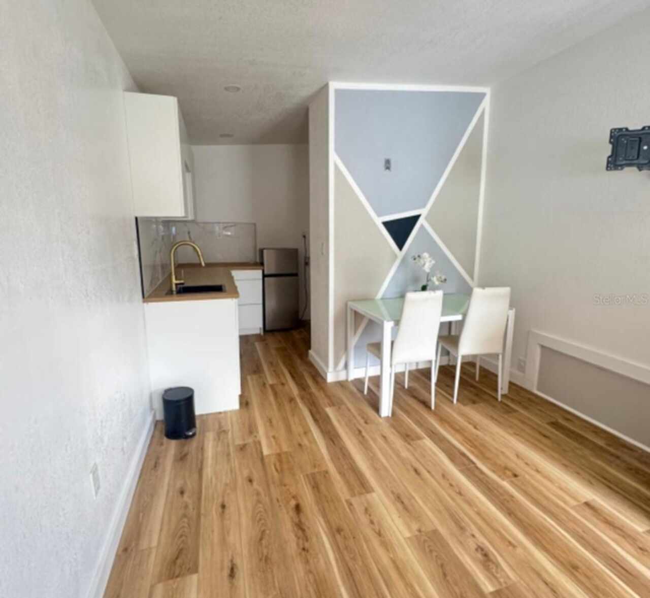 Listing Photo 8