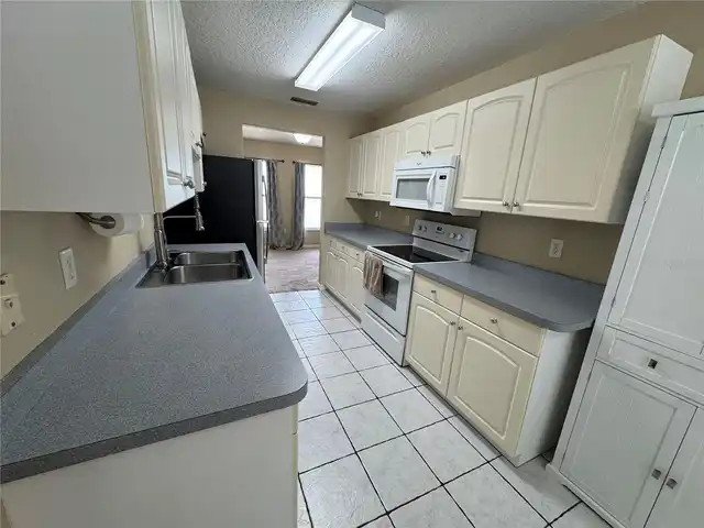 Listing Photo 14