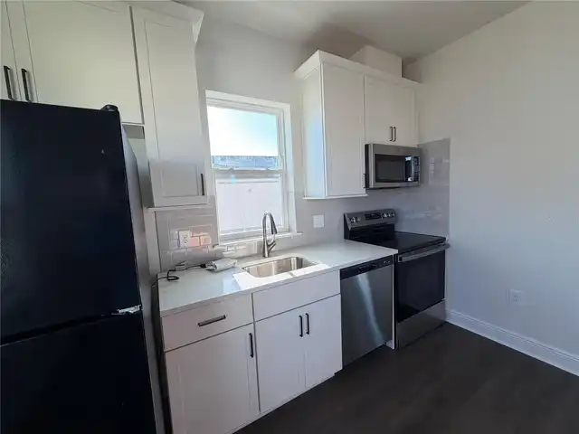Listing Photo 12