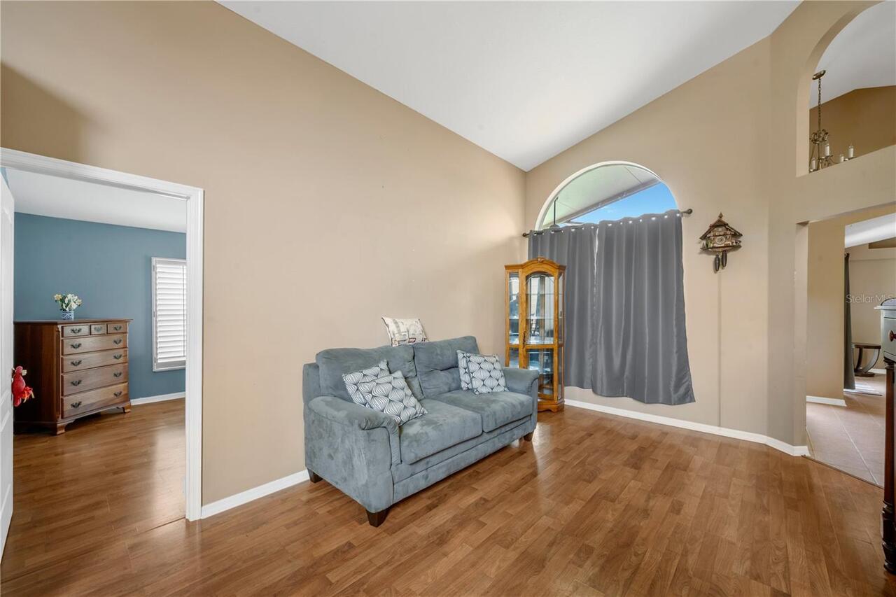 Listing Photo 12