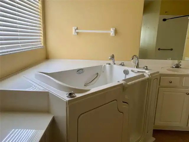 Listing Photo 14