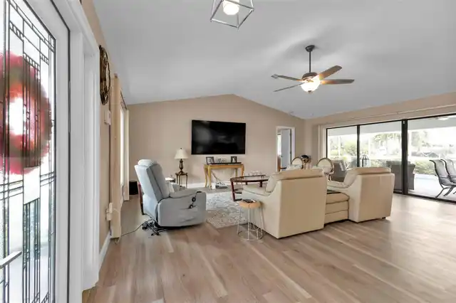 Listing Photo 29