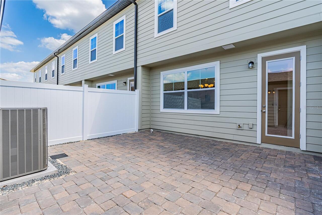 Listing Photo 17
