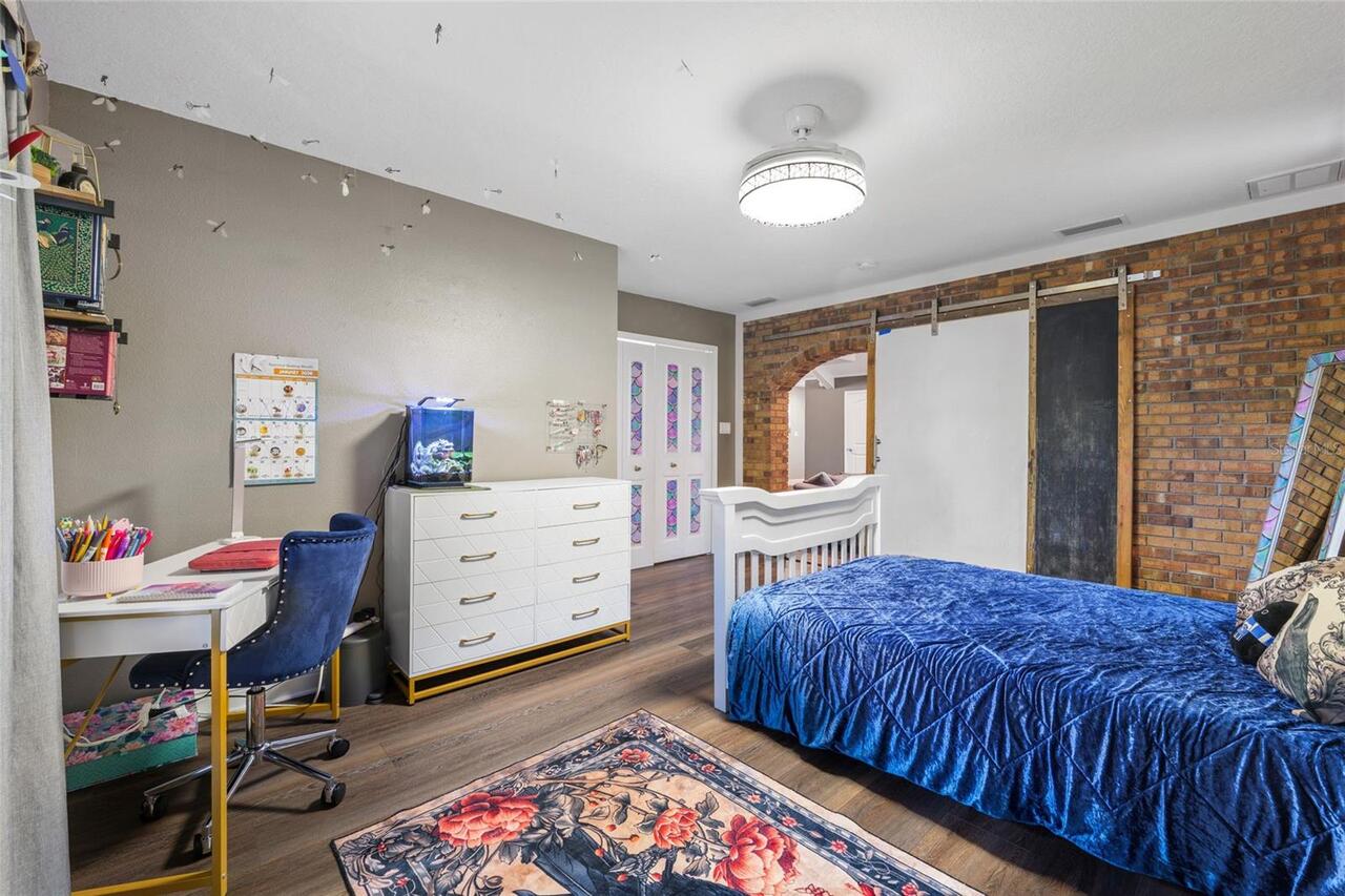Listing Photo 17