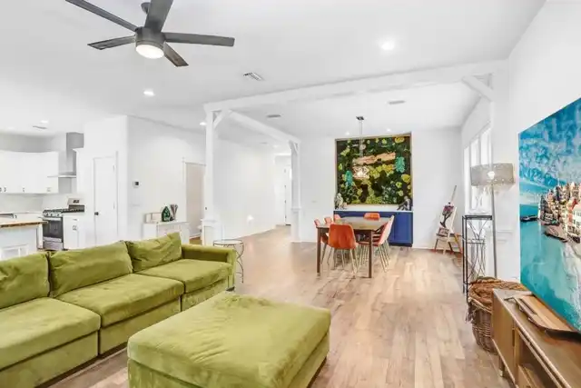 Listing Photo 11