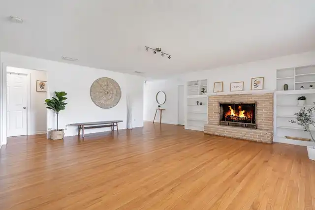 Listing Photo 8