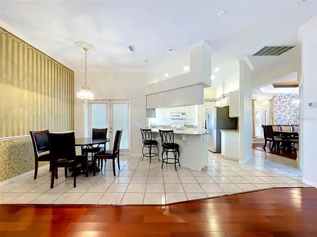 Listing Photo 11