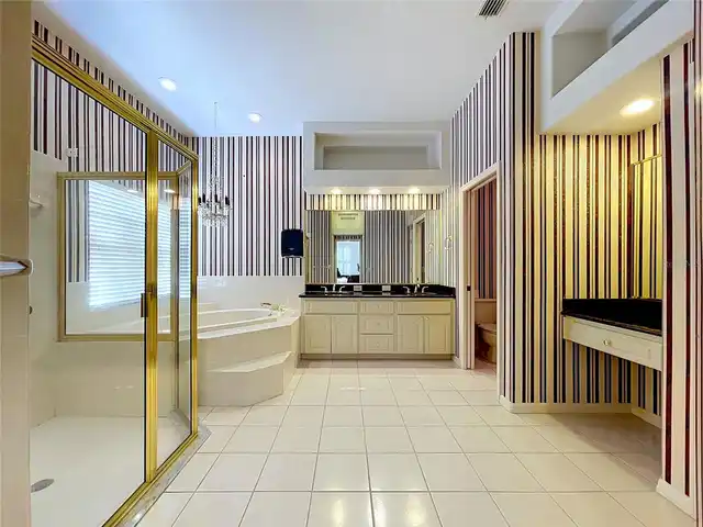 Listing Photo 17