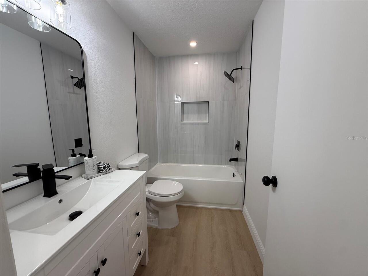 Listing Photo 9