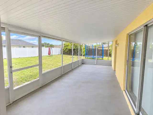 Listing Photo 10