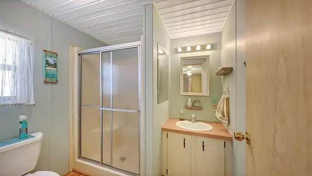 Listing Photo 11