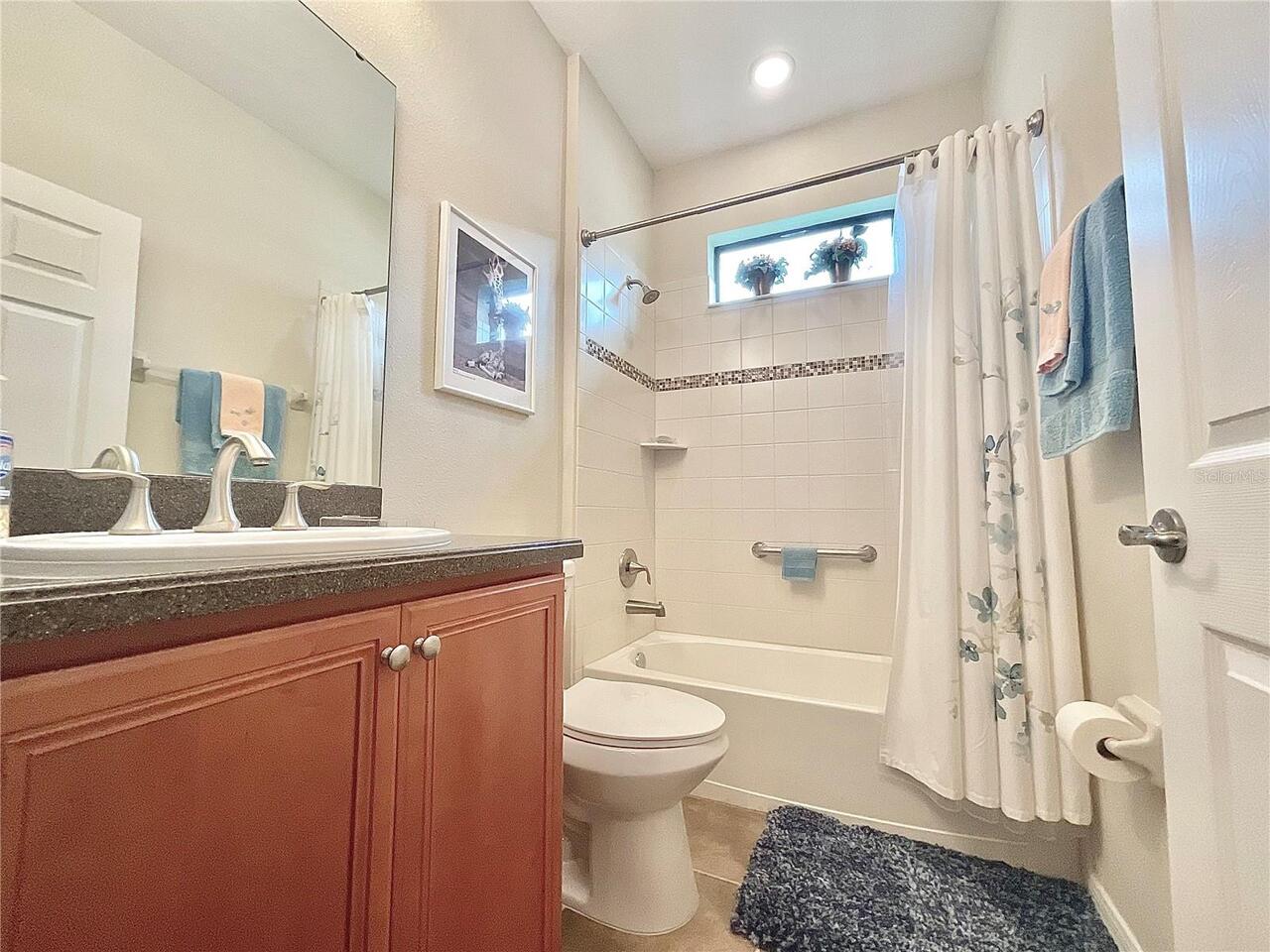 Listing Photo 12