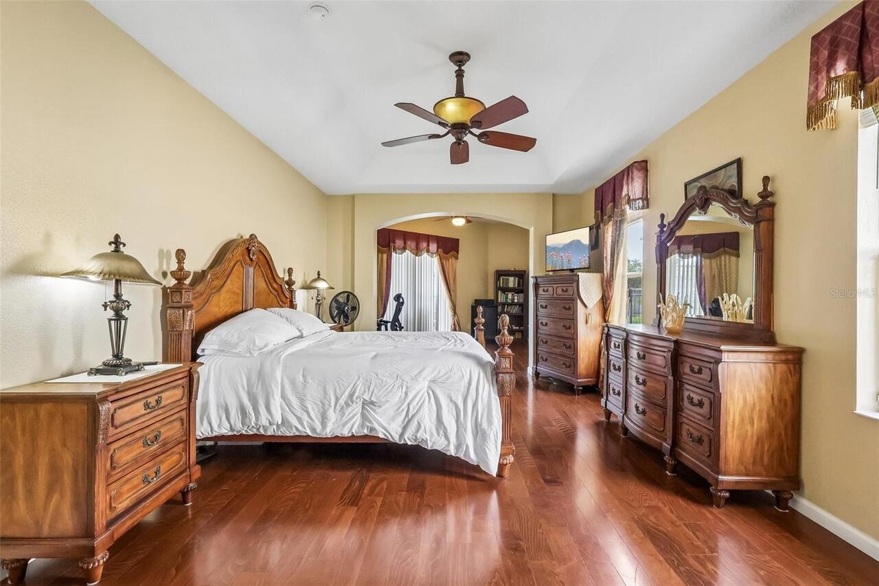 Listing Photo 12
