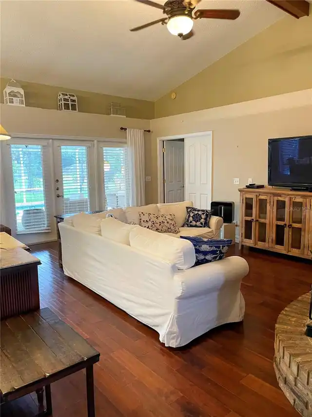 Listing Photo 15