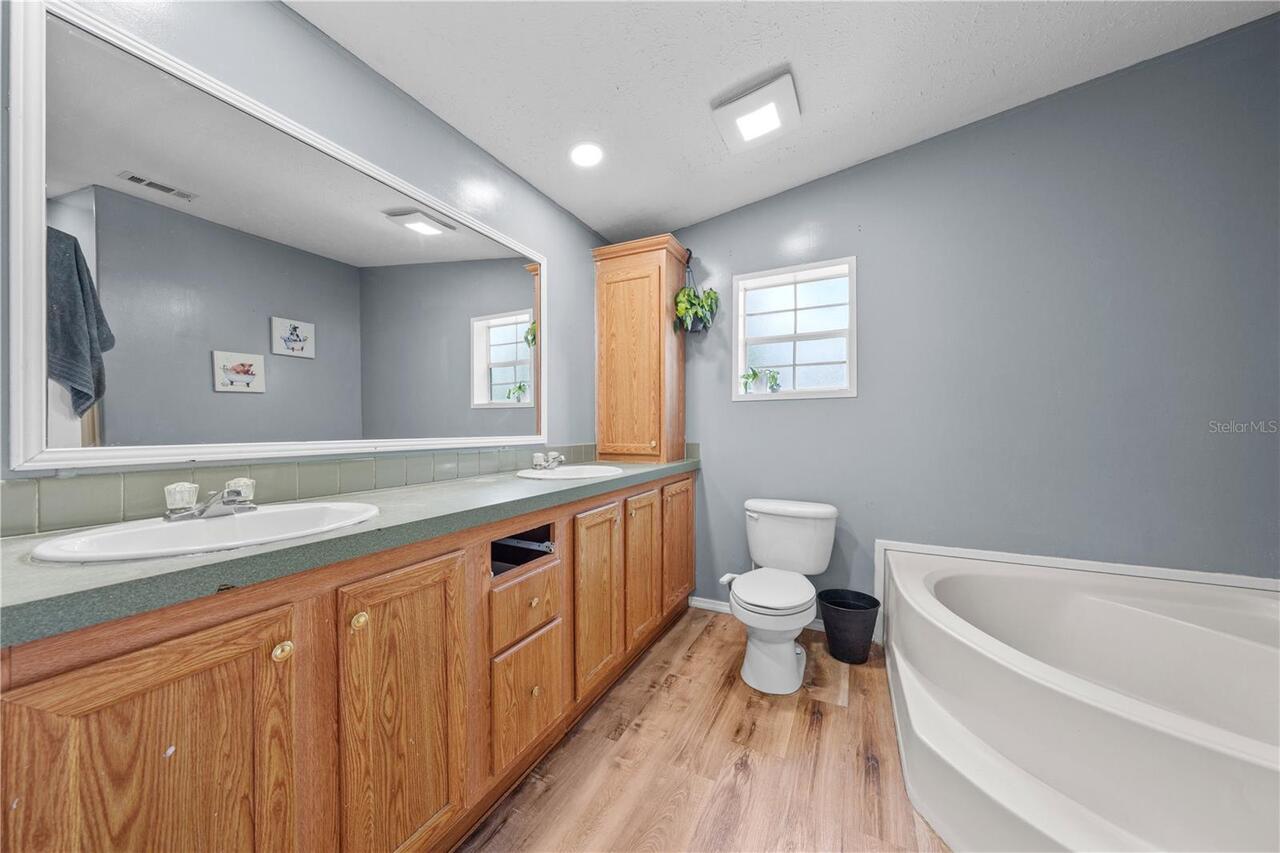 Listing Photo 18