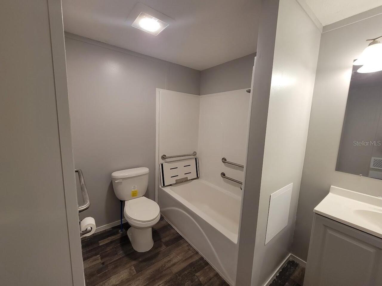Listing Photo 12