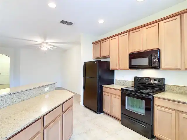 Listing Photo 8