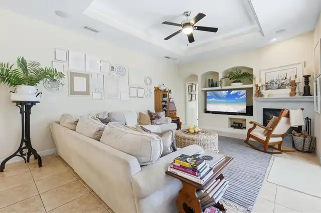 Listing Photo 8