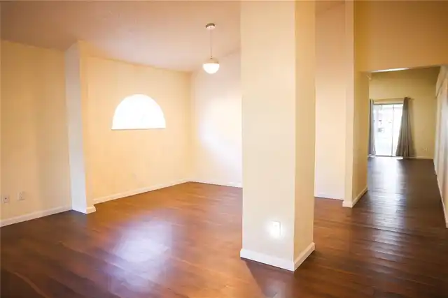 Listing Photo 8