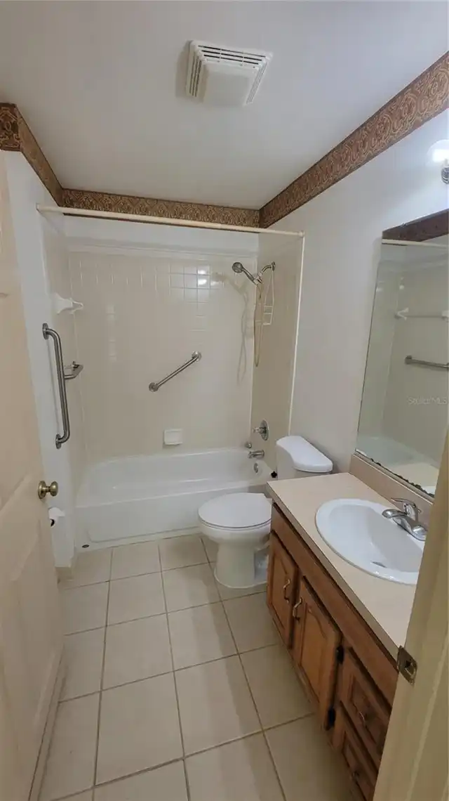 Listing Photo 12