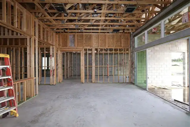 Listing Photo 8