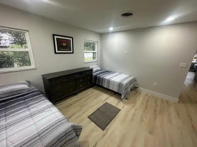 Listing Photo 12