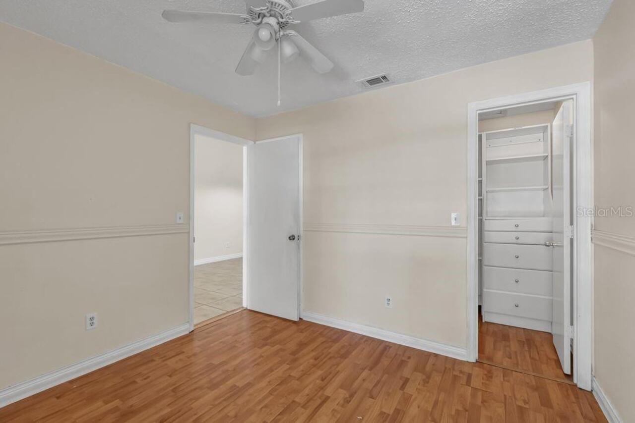 Listing Photo 12
