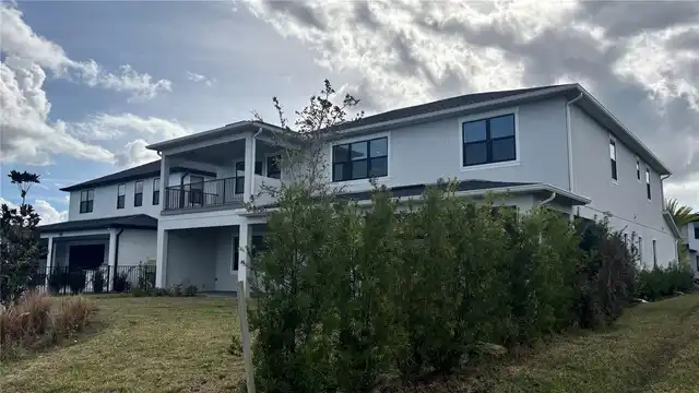 Listing Photo 9