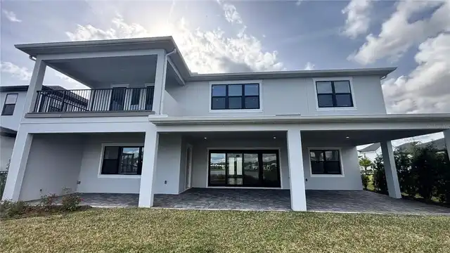 Listing Photo 10