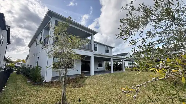 Listing Photo 11