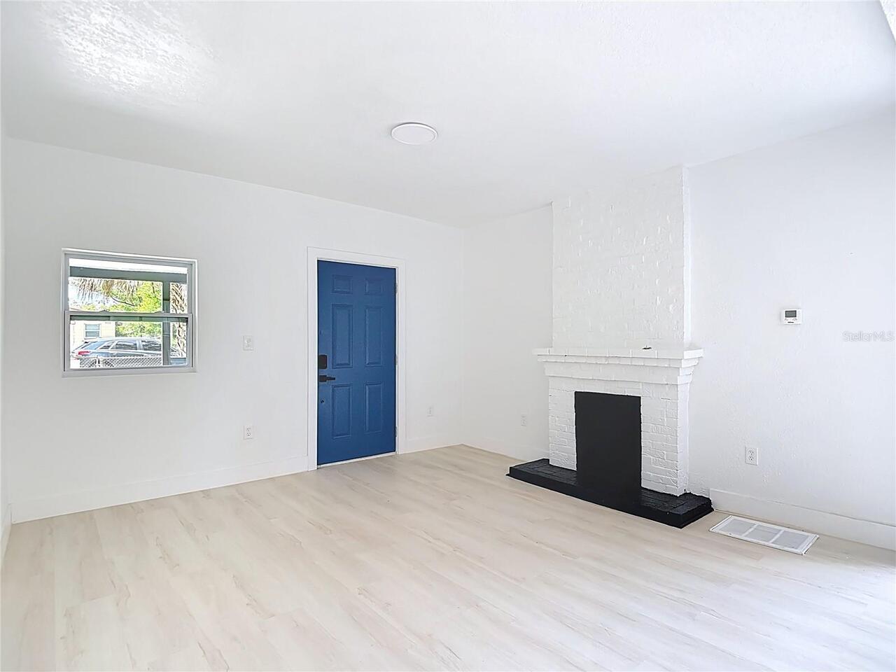 Listing Photo 8