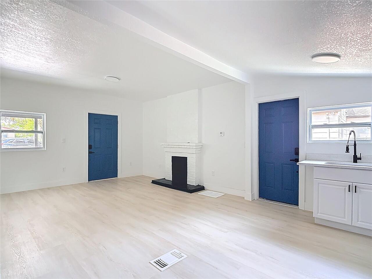 Listing Photo 11