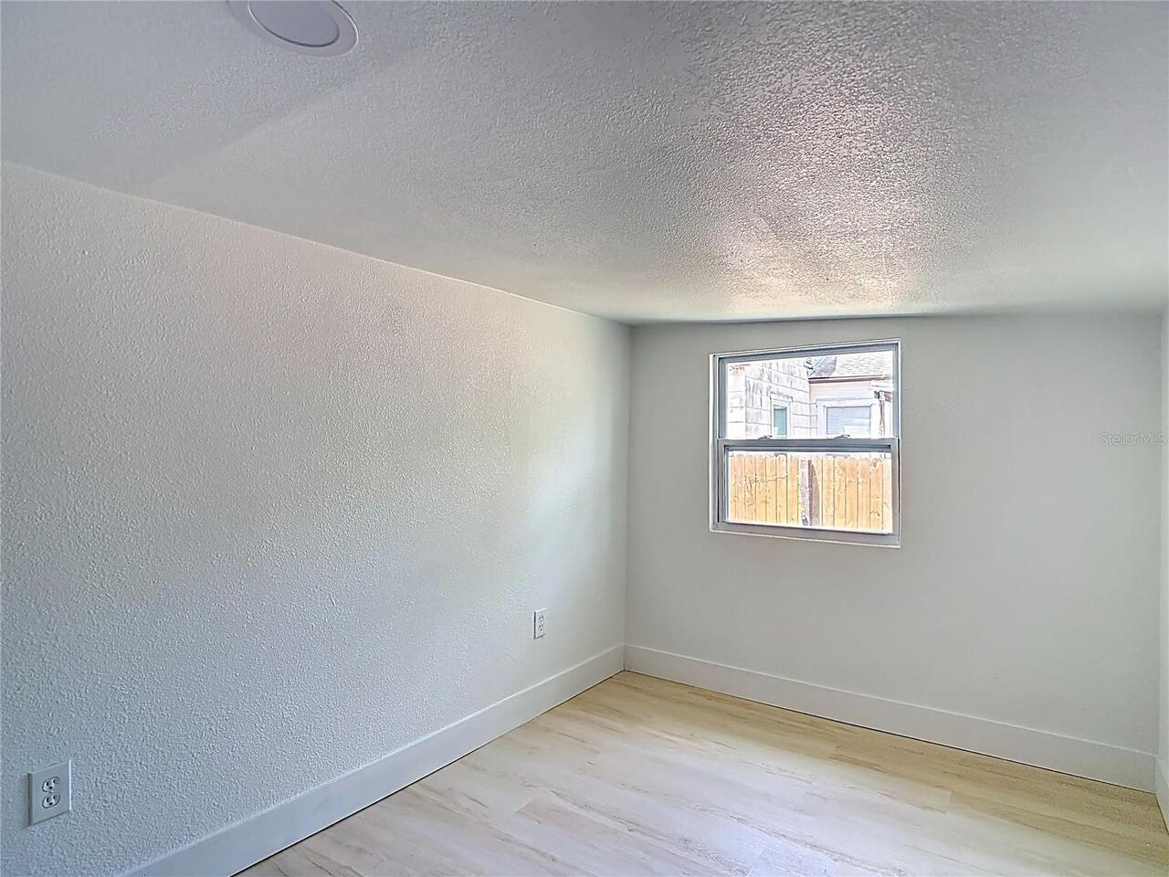 Listing Photo 26