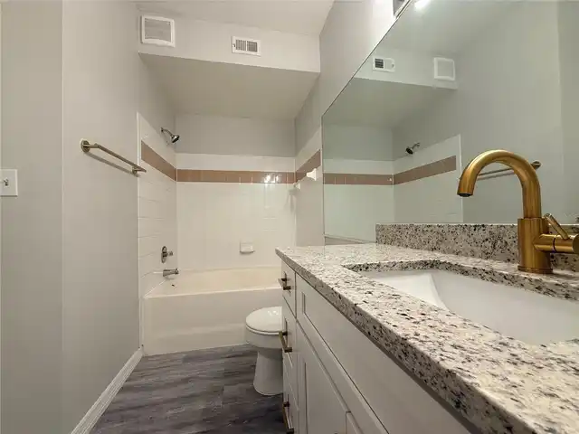 Listing Photo 14