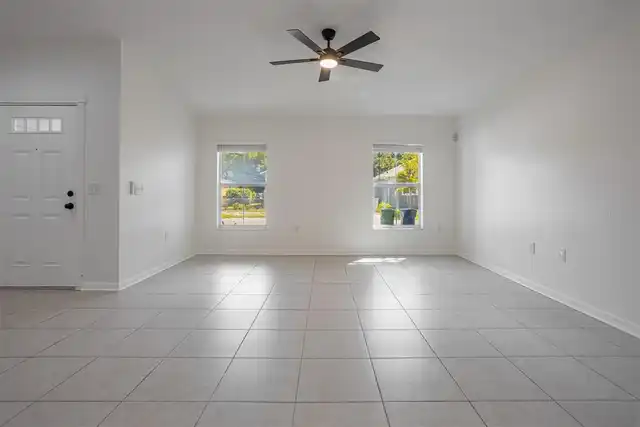 Listing Photo 10